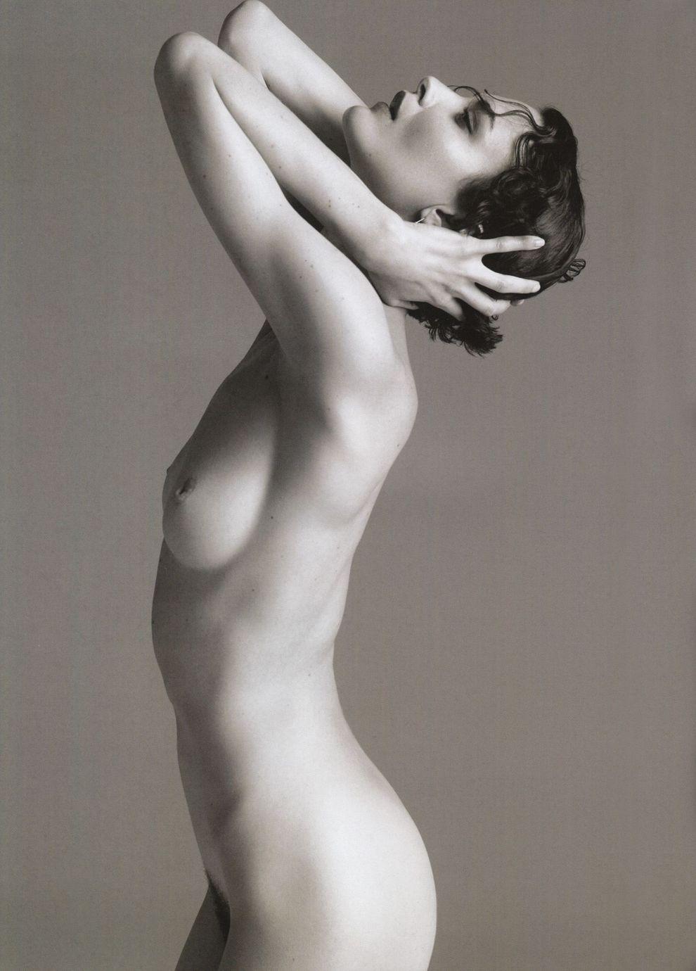 Topless shalom harlow Hairy Celebrity