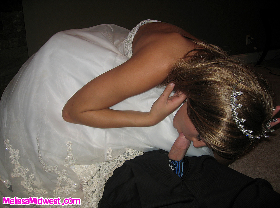 Brides Giving Blowj